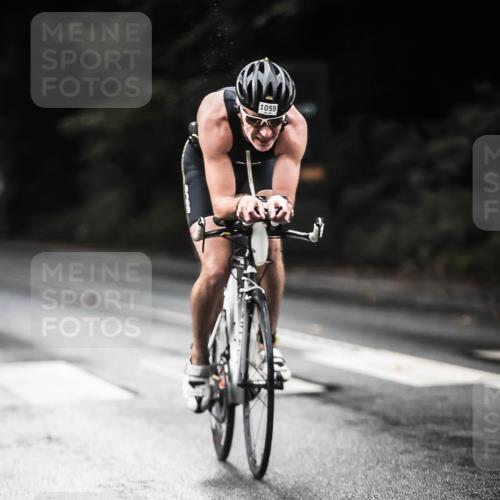 13.09.2026 - Stadtparktriathlon H.Heesch http://msf.ph/oto/10379475 13.09.2026 12:23:08 Radfahren 1049, 1059 meine-sportfotos.de