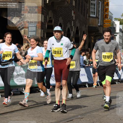 13.09.2026 - 21. swb-Marathon Bremen Strokosch-Dieckow http://msf.ph/oto/10379489 13.09.2026 11:04:15 Ziel 10152, 10357, 10403, 10429, 10607, 10659, 10720, 10726, 10796, 10912, 10913, 10918, 11149, 11319, 11325, 11451, 11470, 11471, 11511, 11618, 11868, 11967, 12140, 12260, 12392, 12433, 12504, 10245, 10526, 10613, 10755, 11214, 11215, 11248, 11410, 11720, 11740, 12009, 12929 meine-sportfotos.de