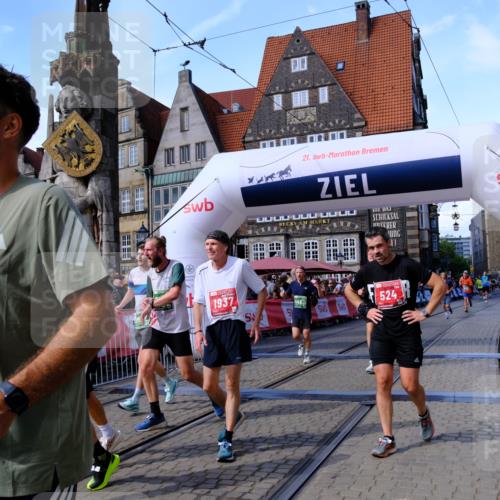 13.09.2026 - 21. swb-Marathon Bremen Tim E. http://msf.ph/oto/10379491 13.09.2026 13:14:43 Ziel 107, 376, 469, 1043, 1125, 1492, 1542, 1814, 2043, 2203, 2913, 3085, 3545, 3821, 4452, 4685, 4728, 5794, 5836, 5986, 6130, 6506, 7117, 7591, 7659, 7826, 8456, 8919, 9783, 9868 meine-sportfotos.de