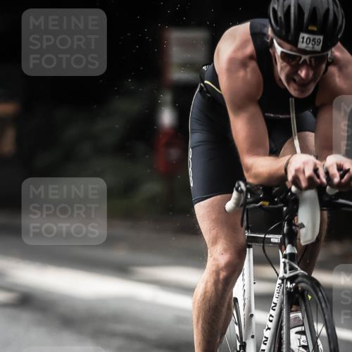 13.09.2026 - Stadtparktriathlon H.Heesch http://msf.ph/oto/10379499 13.09.2026 12:23:08 Radfahren 1049, 1059 meine-sportfotos.de