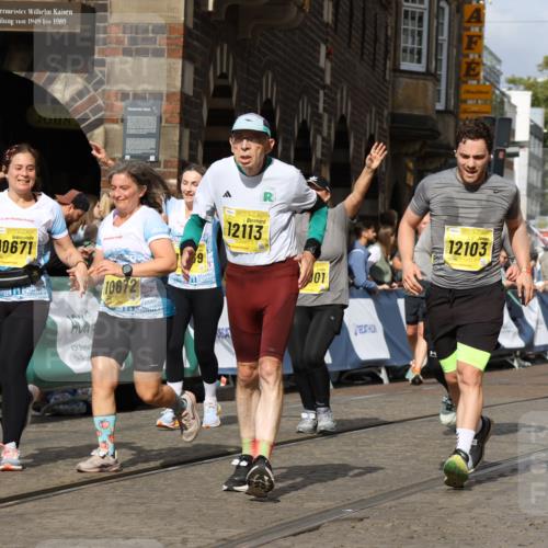 13.09.2026 - 21. swb-Marathon Bremen Strokosch-Dieckow http://msf.ph/oto/10379507 13.09.2026 11:04:15 Ziel 10152, 10357, 10403, 10429, 10607, 10659, 10720, 10726, 10796, 10912, 10913, 10918, 11149, 11319, 11325, 11451, 11470, 11471, 11511, 11618, 11868, 11967, 12140, 12260, 12392, 12433, 12504, 10245, 10526, 10613, 10755, 11214, 11215, 11248, 11410, 11720, 11740, 12009, 12929 meine-sportfotos.de