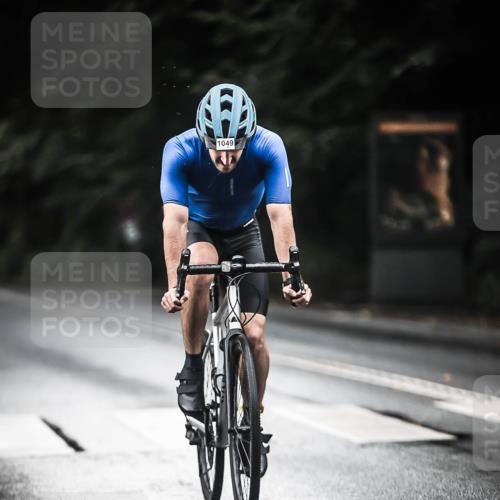 13.09.2026 - Stadtparktriathlon H.Heesch http://msf.ph/oto/10379513 13.09.2026 12:23:10 Radfahren 954, 1049, 1059 meine-sportfotos.de