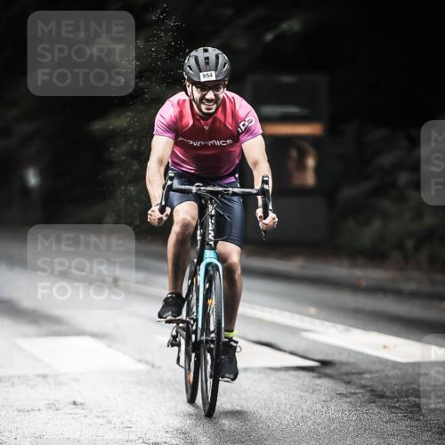 13.09.2026 - Stadtparktriathlon H.Heesch http://msf.ph/oto/10379539 13.09.2026 12:23:15 Radfahren 954, 961, 1049 meine-sportfotos.de
