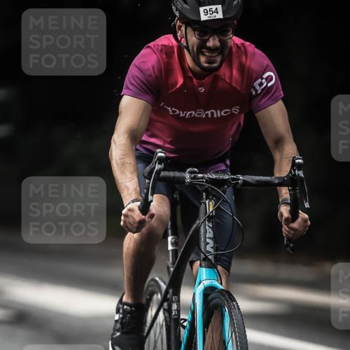 13.09.2026 - Stadtparktriathlon H.Heesch http://msf.ph/oto/10379567 13.09.2026 12:23:16 Radfahren 954, 961, 1049 meine-sportfotos.de