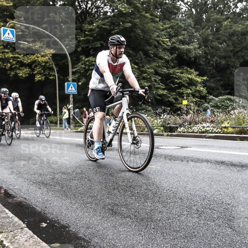 13.09.2026 - Stadtparktriathlon H.Heesch http://msf.ph/oto/10379573 13.09.2026 10:12:03 Radfahren 213, 256, 300, 305, 333, 334, 335 meine-sportfotos.de