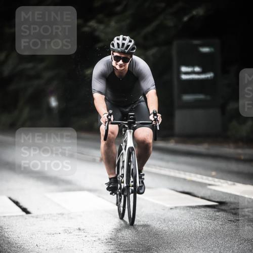 13.09.2026 - Stadtparktriathlon H.Heesch http://msf.ph/oto/10379576 13.09.2026 12:23:21 Radfahren 954, 961 meine-sportfotos.de