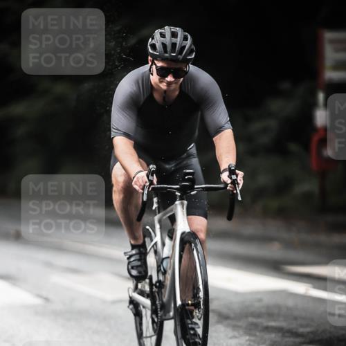 13.09.2026 - Stadtparktriathlon H.Heesch http://msf.ph/oto/10379596 13.09.2026 12:23:21 Radfahren 954, 961 meine-sportfotos.de