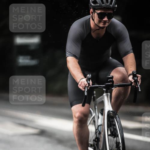 13.09.2026 - Stadtparktriathlon H.Heesch http://msf.ph/oto/10379606 13.09.2026 12:23:22 Radfahren 961, 1022 meine-sportfotos.de