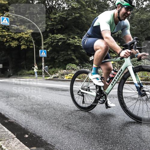 13.09.2026 - Stadtparktriathlon H.Heesch http://msf.ph/oto/10379608 13.09.2026 10:12:21 Radfahren 260, 262, 264 meine-sportfotos.de