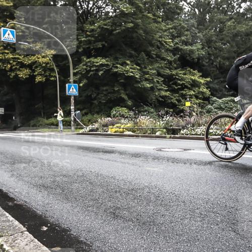 13.09.2026 - Stadtparktriathlon H.Heesch http://msf.ph/oto/10379621 13.09.2026 10:12:23 Radfahren 225, 260, 262, 264 meine-sportfotos.de