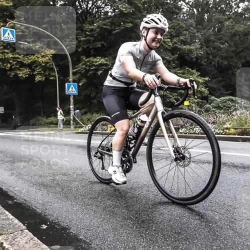 13.09.2026 - Stadtparktriathlon H.Heesch http://msf.ph/oto/10379646 13.09.2026 10:12:39 Radfahren 268, 303 meine-sportfotos.de