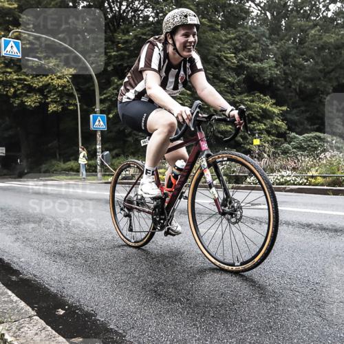 13.09.2026 - Stadtparktriathlon H.Heesch http://msf.ph/oto/10379657 13.09.2026 10:12:49 Radfahren 294, 302 meine-sportfotos.de
