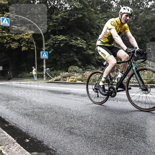 13.09.2026 - Stadtparktriathlon H.Heesch http://msf.ph/oto/10379683 13.09.2026 10:13:01 Radfahren 310, 336 meine-sportfotos.de