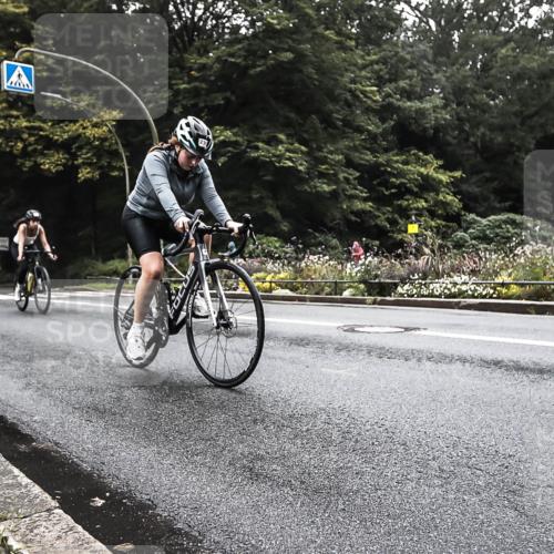 13.09.2026 - Stadtparktriathlon H.Heesch http://msf.ph/oto/10379735 13.09.2026 10:13:43 Radfahren 230, 246, 319 meine-sportfotos.de