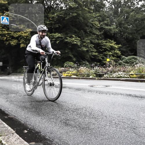 13.09.2026 - Stadtparktriathlon H.Heesch http://msf.ph/oto/10379756 13.09.2026 10:14:04 Radfahren 214, 239, 250 meine-sportfotos.de