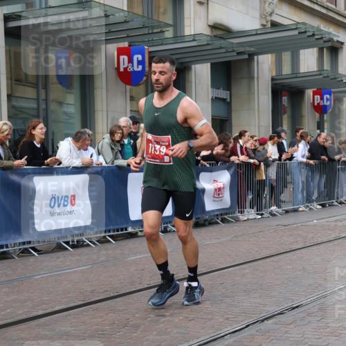 13.09.2026 - 21. swb-Marathon Bremen Strokosch-Dieckow http://msf.ph/oto/10379769 13.09.2026 12:41:36 Ziel 129, 1139 meine-sportfotos.de