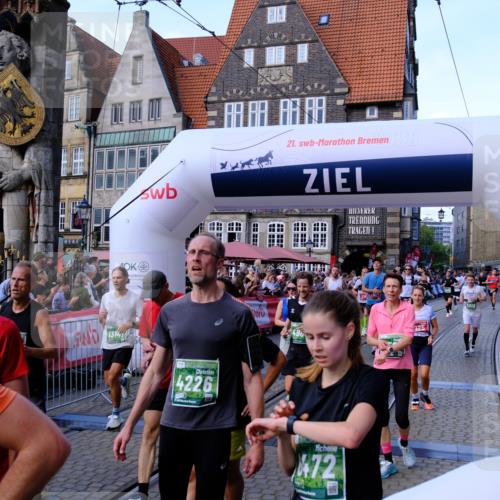 13.09.2026 - 21. swb-Marathon Bremen Tim E. http://msf.ph/oto/10379780 13.09.2026 13:15:15 Ziel 889, 1510, 1748, 2383, 3057, 3175, 3206, 3504, 3717, 4226, 4569, 4968, 5294, 5298, 5315, 5417, 5471, 5649, 5796, 6351, 6379, 6404, 6472, 6521, 6528, 6717, 7190, 7432, 8238, 8409, 9363, 9523, 9797, 13141 meine-sportfotos.de