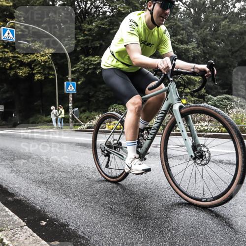 13.09.2026 - Stadtparktriathlon H.Heesch http://msf.ph/oto/10379795 13.09.2026 10:14:48 Radfahren 285 meine-sportfotos.de