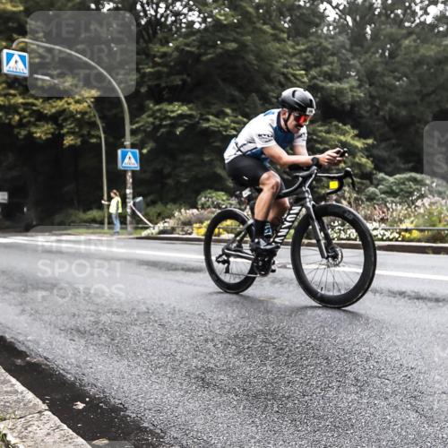 13.09.2026 - Stadtparktriathlon H.Heesch http://msf.ph/oto/10379813 13.09.2026 10:15:20 Radfahren 232, 340 meine-sportfotos.de
