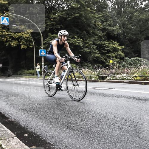 13.09.2026 - Stadtparktriathlon H.Heesch http://msf.ph/oto/10379859 13.09.2026 10:15:41 Radfahren 218, 329, 409 meine-sportfotos.de