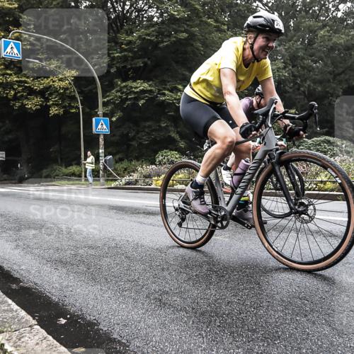 13.09.2026 - Stadtparktriathlon H.Heesch http://msf.ph/oto/10379866 13.09.2026 10:15:48 Radfahren 263, 295, 327 meine-sportfotos.de