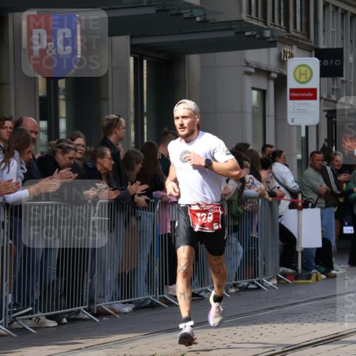 13.09.2026 - 21. swb-Marathon Bremen Strokosch-Dieckow http://msf.ph/oto/10379873 13.09.2026 12:41:56 Ziel 129, 1139 meine-sportfotos.de