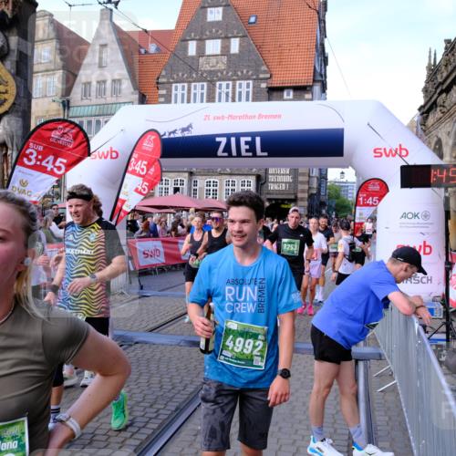 13.09.2026 - 21. swb-Marathon Bremen Tim E. http://msf.ph/oto/10379878 13.09.2026 13:15:34 Ziel 1664, 3357, 3743, 4111, 4382, 4646, 4992, 5003, 5149, 5385, 6011, 6773, 6902, 7346, 7432, 7497, 7515, 7717, 7730, 8086, 8254, 8255, 9253, 9338, 9483, 13137, 13139 meine-sportfotos.de