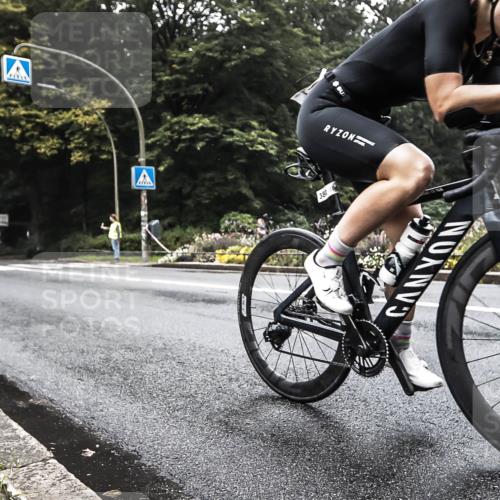 13.09.2026 - Stadtparktriathlon H.Heesch http://msf.ph/oto/10379896 13.09.2026 10:16:14 Radfahren 380 meine-sportfotos.de