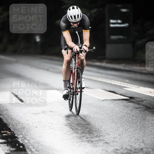 13.09.2026 - Stadtparktriathlon H.Heesch http://msf.ph/oto/10379937 13.09.2026 12:24:16 Radfahren 1030, 1060 meine-sportfotos.de