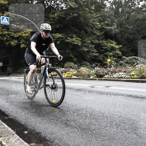 13.09.2026 - Stadtparktriathlon H.Heesch http://msf.ph/oto/10379939 13.09.2026 10:16:29 Radfahren 227, 284, 301 meine-sportfotos.de