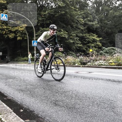 13.09.2026 - Stadtparktriathlon H.Heesch http://msf.ph/oto/10379961 13.09.2026 10:16:39 Radfahren 236, 289 meine-sportfotos.de