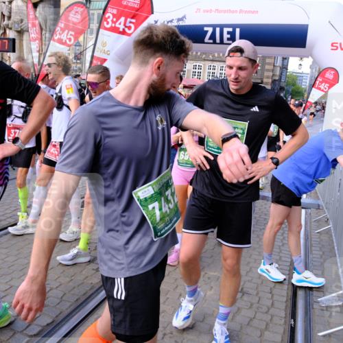 13.09.2026 - 21. swb-Marathon Bremen Tim E. http://msf.ph/oto/10379980 13.09.2026 13:15:36 Ziel 1664, 3357, 3743, 4111, 4382, 4646, 4992, 5003, 5149, 5385, 6011, 6526, 6773, 6902, 7291, 7346, 7497, 7515, 7717, 7730, 8086, 8254, 8255, 9253, 9338, 9483, 13137, 13139 meine-sportfotos.de
