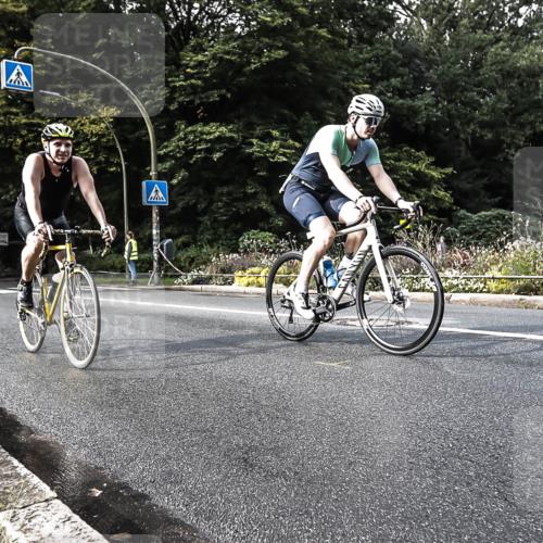13.09.2026 - Stadtparktriathlon H.Heesch http://msf.ph/oto/10379992 13.09.2026 10:52:28 Radfahren 371, 490, 568, 575, 581 meine-sportfotos.de