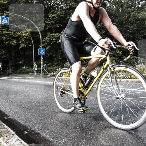13.09.2026 - Stadtparktriathlon H.Heesch http://msf.ph/oto/10379999 13.09.2026 10:52:29 Radfahren 371, 490, 568, 575, 581 meine-sportfotos.de