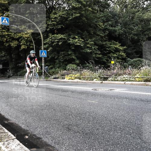 13.09.2026 - Stadtparktriathlon H.Heesch http://msf.ph/oto/10380013 13.09.2026 10:52:29 Radfahren 371, 490, 568, 575, 581 meine-sportfotos.de