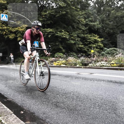13.09.2026 - Stadtparktriathlon H.Heesch http://msf.ph/oto/10380050 13.09.2026 10:18:01 Radfahren 316, 364, 395, 421 meine-sportfotos.de