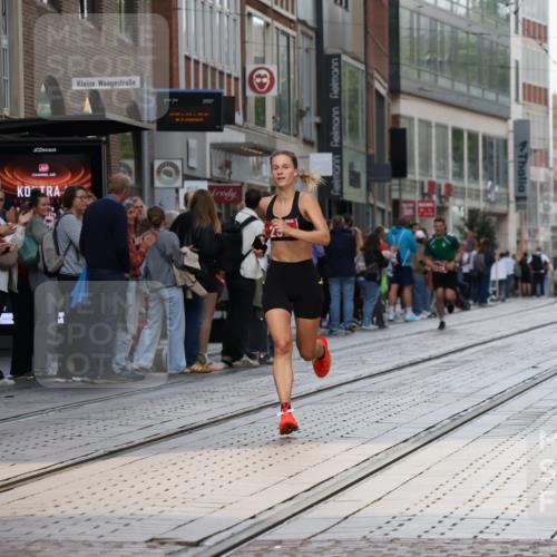 13.09.2026 - 21. swb-Marathon Bremen Strokosch-Dieckow http://msf.ph/oto/10380092 13.09.2026 12:42:48 Ziel 206, 236 meine-sportfotos.de