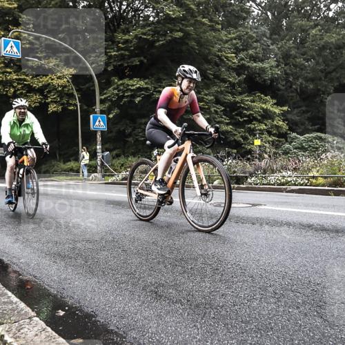 13.09.2026 - Stadtparktriathlon H.Heesch http://msf.ph/oto/10380136 13.09.2026 10:18:39 Radfahren 233, 405, 444 meine-sportfotos.de
