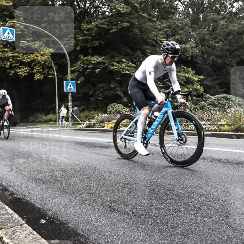 13.09.2026 - Stadtparktriathlon H.Heesch http://msf.ph/oto/10380148 13.09.2026 10:18:44 Radfahren 213, 300, 333, 368, 412 meine-sportfotos.de