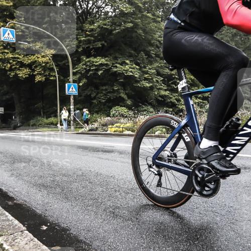 13.09.2026 - Stadtparktriathlon H.Heesch http://msf.ph/oto/10380249 13.09.2026 10:19:34 Radfahren 225, 229, 305, 322 meine-sportfotos.de