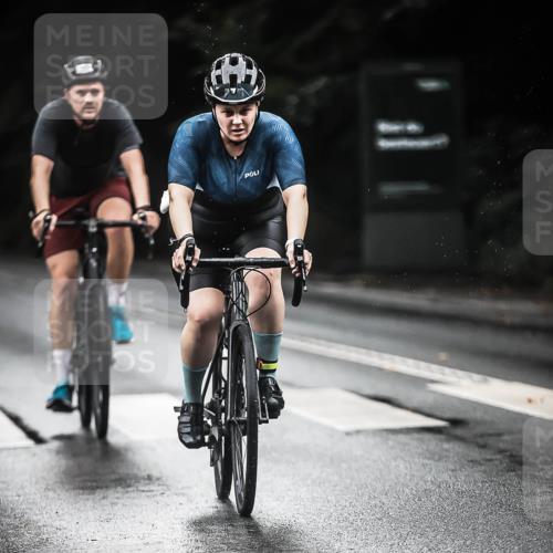 13.09.2026 - Stadtparktriathlon H.Heesch http://msf.ph/oto/10380251 13.09.2026 12:24:54 Radfahren 962, 1058, 1117 meine-sportfotos.de