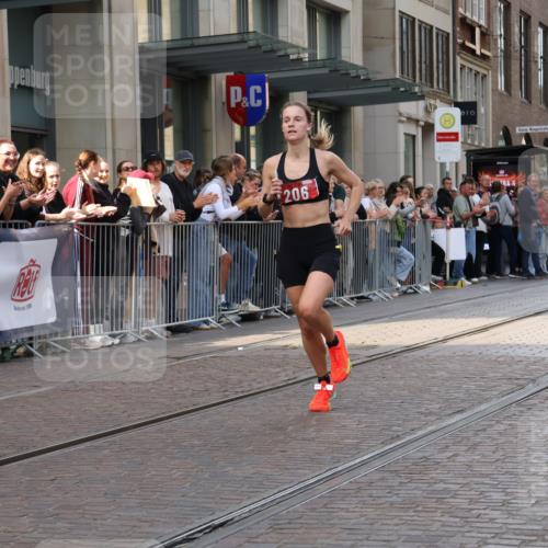 13.09.2026 - 21. swb-Marathon Bremen Strokosch-Dieckow http://msf.ph/oto/10380265 13.09.2026 12:42:51 Ziel 206, 236 meine-sportfotos.de