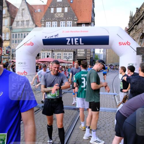 13.09.2026 - 21. swb-Marathon Bremen Tim E. http://msf.ph/oto/10380271 13.09.2026 13:16:07 Ziel 145, 982, 1033, 1955, 2733, 3119, 3422, 3536, 3689, 3836, 3991, 4573, 4823, 5430, 5474, 5533, 5588, 5913, 6481, 6515, 7307, 7413, 9122, 9278, 9475, 13149, 13249 meine-sportfotos.de