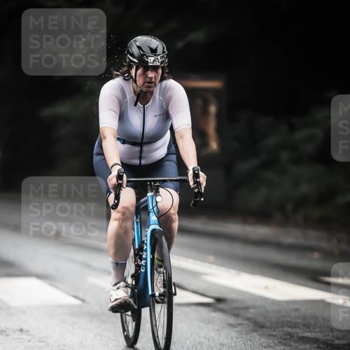 13.09.2026 - Stadtparktriathlon H.Heesch http://msf.ph/oto/10380278 13.09.2026 12:25:04 Radfahren 887, 1016, 1168 meine-sportfotos.de
