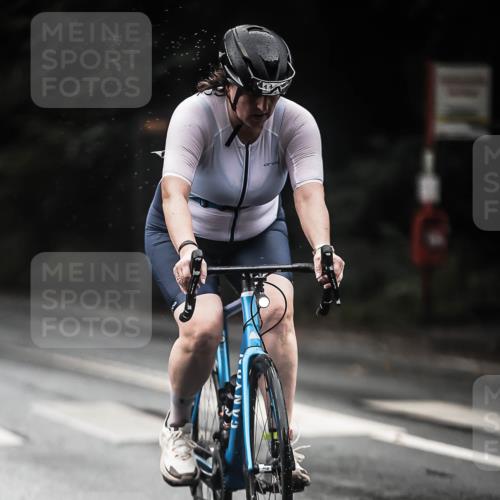 13.09.2026 - Stadtparktriathlon H.Heesch http://msf.ph/oto/10380289 13.09.2026 12:25:04 Radfahren 887, 1016, 1168 meine-sportfotos.de