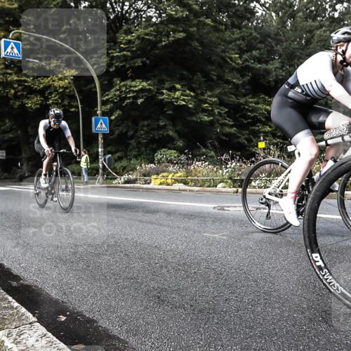 13.09.2026 - Stadtparktriathlon H.Heesch http://msf.ph/oto/10380291 13.09.2026 10:52:45 Radfahren 383, 529, 579 meine-sportfotos.de