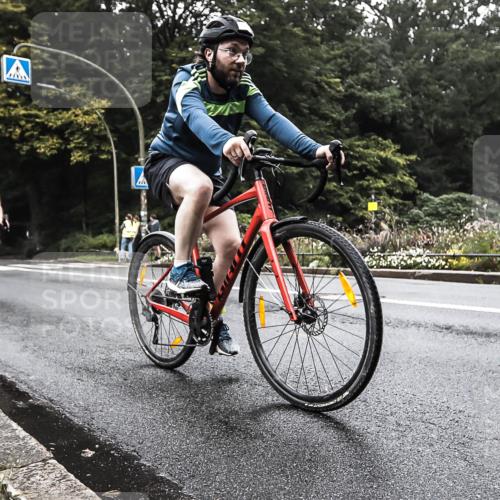 13.09.2026 - Stadtparktriathlon H.Heesch http://msf.ph/oto/10380296 13.09.2026 10:19:57 Radfahren 323, 377, 414, 434 meine-sportfotos.de