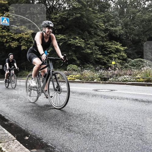 13.09.2026 - Stadtparktriathlon H.Heesch http://msf.ph/oto/10380301 13.09.2026 10:19:57 Radfahren 323, 377, 414, 434 meine-sportfotos.de