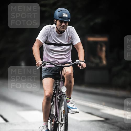 13.09.2026 - Stadtparktriathlon H.Heesch http://msf.ph/oto/10380304 13.09.2026 12:25:06 Radfahren 887, 1016, 1036, 1168 meine-sportfotos.de