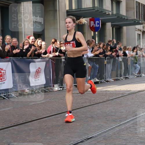 13.09.2026 - 21. swb-Marathon Bremen Strokosch-Dieckow http://msf.ph/oto/10380307 13.09.2026 12:42:52 Ziel 206, 236 meine-sportfotos.de